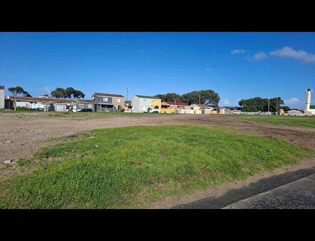 BEDROOM FREEHOLD FOR SALE IN LENTEGEUR